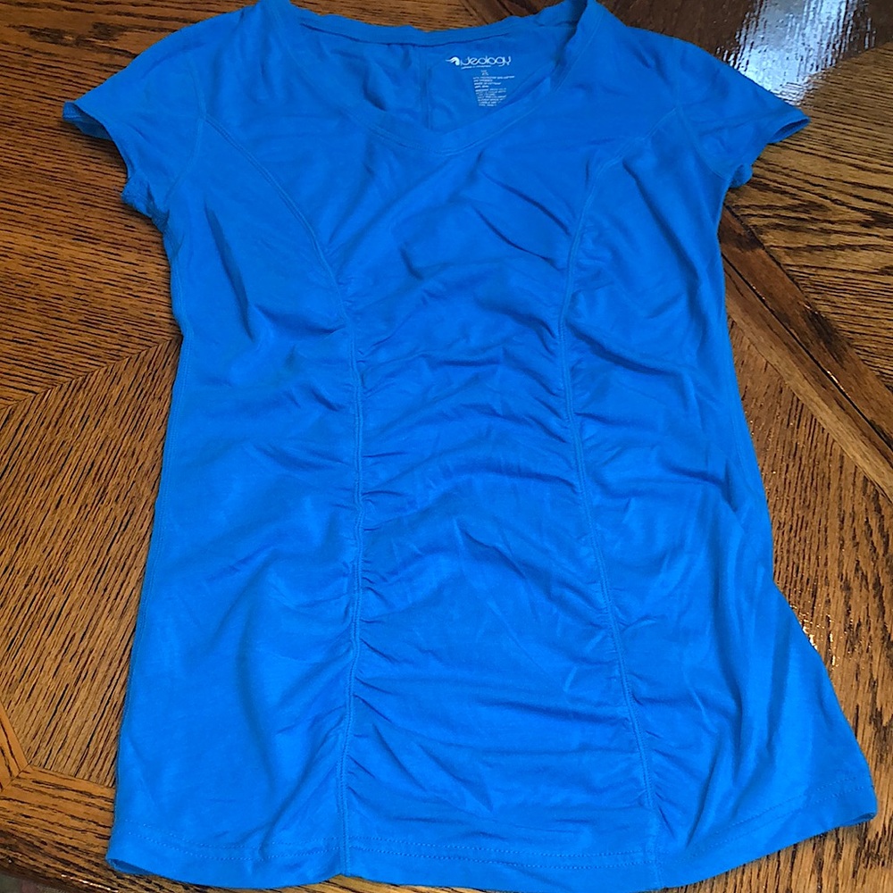 Ideology T Shirt, size XS, With Pretty Ruching, Excellent Condition.